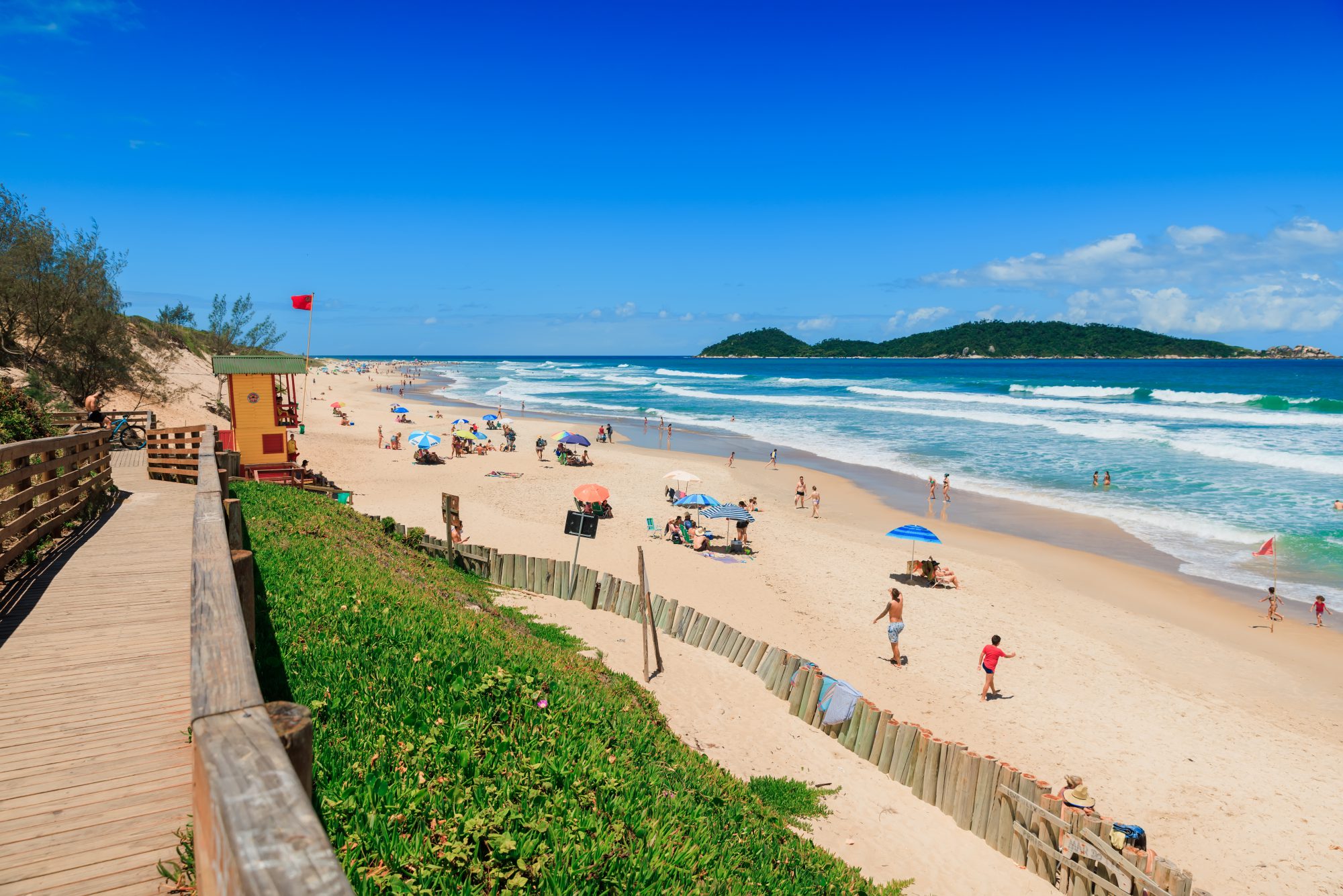 Florianópolis: as praias de jurerê e campeche, paraíso dos surfistas